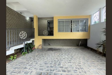 Casa à venda com 220m², 4 quartos e 2 vagas