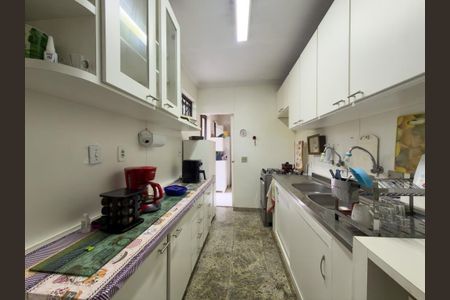 Casa à venda com 220m², 4 quartos e 2 vagas