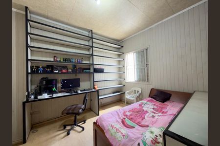 Casa à venda com 220m², 4 quartos e 2 vagas