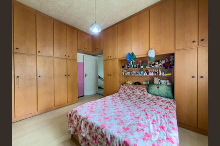 Casa à venda com 220m², 4 quartos e 2 vagas