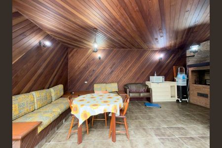 Casa à venda com 220m², 4 quartos e 2 vagas