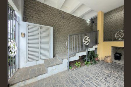Casa à venda com 220m², 4 quartos e 2 vagas