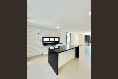 Casa à venda com 3 quartos, 100m² em Nova Jaguari, Santana de Parnaíba