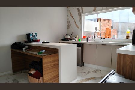 Casa para alugar com 1 quarto, 70m² em Vila Zat, São Paulo