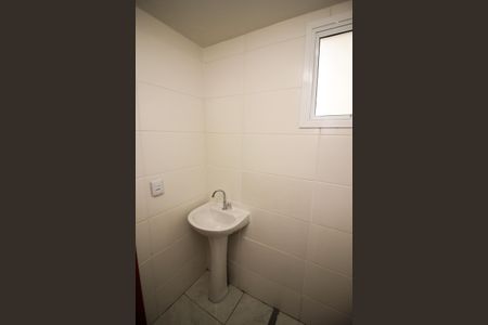 Banheiro de kitnet/studio para alugar com 1 quarto, 23m² em Hípica, Porto Alegre