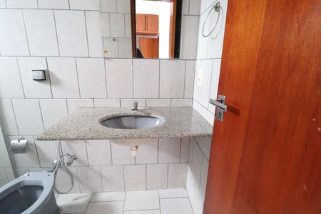Apartamento para alugar com 80m², 3 quartos e 1 vagaBanheiro do Quarto 2