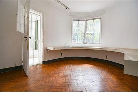 Casa à venda com 3 quartos, 198m² em Centro, Belo Horizonte