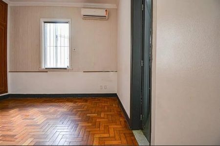 Casa à venda com 3 quartos, 198m² em Centro, Belo Horizonte