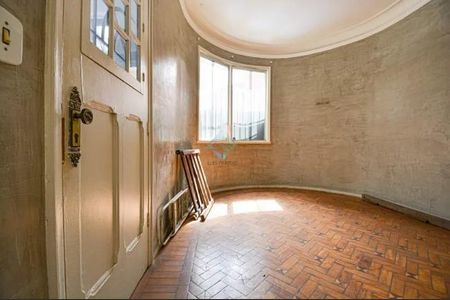 Casa à venda com 3 quartos, 198m² em Centro, Belo Horizonte