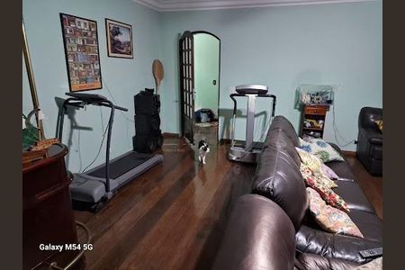 Casa à venda com 248m², 2 quartos e 4 vagas