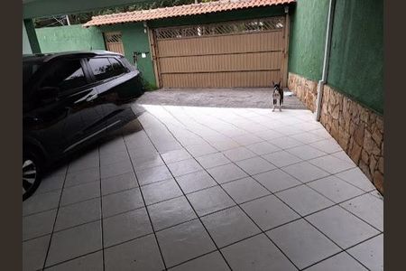 Casa à venda com 248m², 2 quartos e 4 vagas