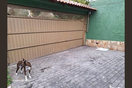 Casa à venda com 248m², 2 quartos e 4 vagas