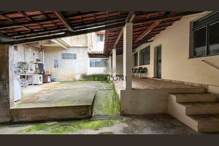 Casa à venda com 300m², 4 quartos e 5 vagas
