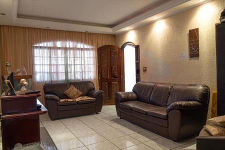 Casa à venda com 3 quartos, 170m² em Jardim Las Vegas, Santo André