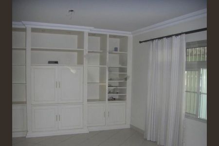 Casa à venda com 338m², 3 quartos e 4 vagas