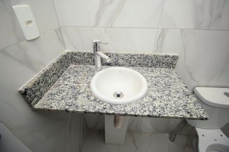 Apartamento à venda com 60m², 2 quartos e 1 vaga Apartamento à venda com 60m², 2 quartos e 1 vagaBanheiro