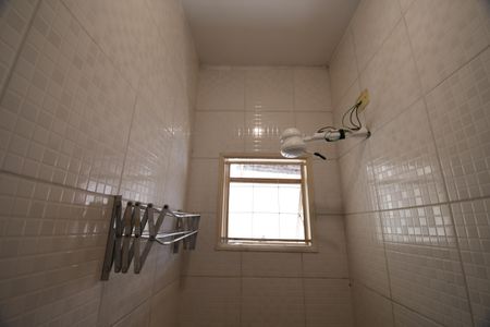 Banheiro de kitnet/studio para alugar com 1 quarto, 16m² em Cidade Universitária, Campinas