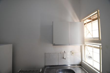Cozinha de kitnet/studio para alugar com 1 quarto, 16m² em Cidade Universitária, Campinas