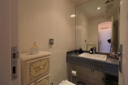 Apartamento à venda com 288m², 4 quartos e 5 vagasLavabo