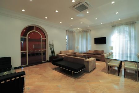 Apartamento à venda com 288m², 4 quartos e 5 vagas Apartamento à venda com 288m², 4 quartos e 5 vagasÁrea comum - Salão de festas