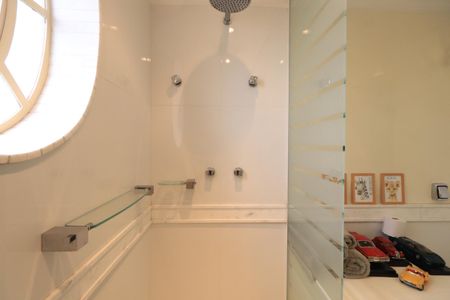 Apartamento à venda com 288m², 4 quartos e 5 vagasBanheiro Social