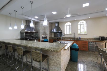 Apartamento à venda com 288m², 4 quartos e 5 vagas Apartamento à venda com 288m², 4 quartos e 5 vagasÁrea comum - Churrasqueira