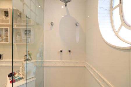 Apartamento à venda com 288m², 4 quartos e 5 vagasBanheiro da Suíte 1