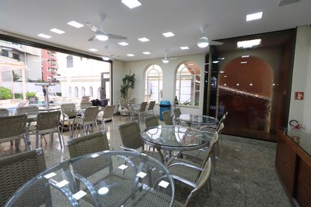 Apartamento à venda com 288m², 4 quartos e 5 vagas Apartamento à venda com 288m², 4 quartos e 5 vagasÁrea comum - Churrasqueira