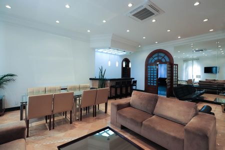 Apartamento à venda com 288m², 4 quartos e 5 vagas Apartamento à venda com 288m², 4 quartos e 5 vagasÁrea comum - Salão de festas