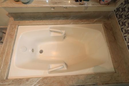 Apartamento à venda com 288m², 4 quartos e 5 vagasBanheiro da Suíte 2