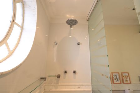 Apartamento à venda com 288m², 4 quartos e 5 vagasBanheiro Social