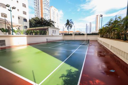 Apartamento à venda com 288m², 4 quartos e 5 vagas Apartamento à venda com 288m², 4 quartos e 5 vagasQuadra de tênis