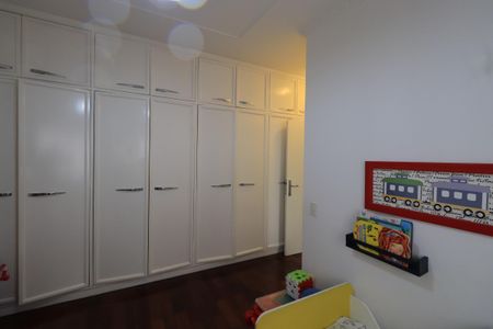 Apartamento à venda com 288m², 4 quartos e 5 vagasQuarto 1 Suíte