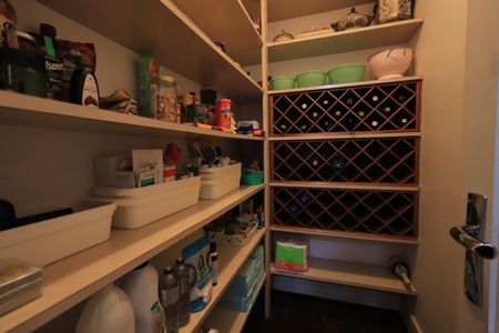 Apartamento à venda com 288m², 4 quartos e 5 vagasDespensa