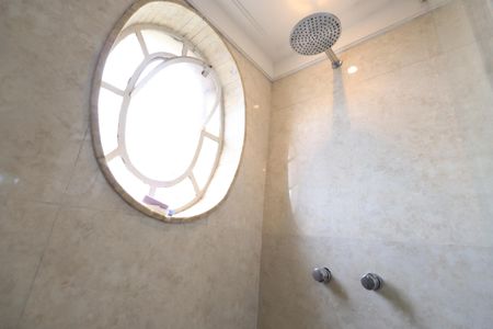 Apartamento à venda com 288m², 4 quartos e 5 vagasBanheiro da Suíte 2