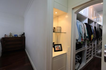 Apartamento à venda com 288m², 4 quartos e 5 vagasQuarto 2 - Suíte