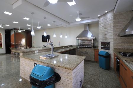 Apartamento à venda com 288m², 4 quartos e 5 vagas Apartamento à venda com 288m², 4 quartos e 5 vagasÁrea comum - Churrasqueira