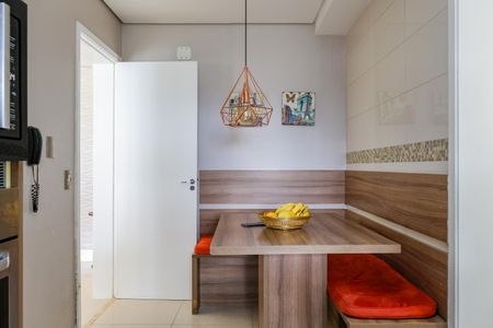 Apartamento à venda com 126m², 3 quartos e 2 vagas Apartamento à venda com 126m², 3 quartos e 2 vagasCozinha