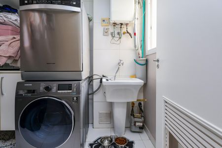 Apartamento à venda com 126m², 3 quartos e 2 vagas Apartamento à venda com 126m², 3 quartos e 2 vagasÁrea de Serviço