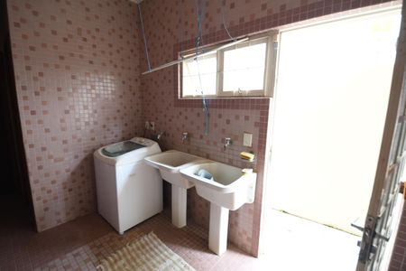 Casa à venda com 360m², 4 quartos e 3 vagasÁrea de Serviço