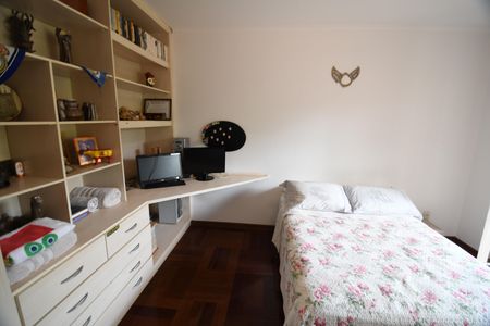 Casa à venda com 360m², 4 quartos e 3 vagasQuarto 2