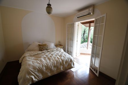 Casa à venda com 360m², 4 quartos e 3 vagasQuarto 3 - Suíte