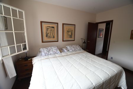 Casa à venda com 360m², 4 quartos e 3 vagasQuarto 1 - Suíte