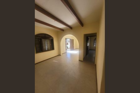 Sala  de casa para alugar com 4 quartos, 240m² em Chácara das Pedras, Porto Alegre