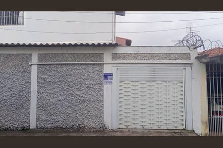 Casa à venda com 128m², 4 quartos e 2 vagasFachada