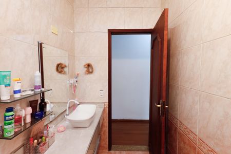 Casa à venda com 128m², 4 quartos e 2 vagasBanheiro 2