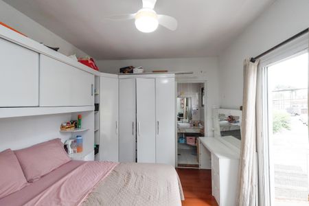 Casa à venda com 128m², 4 quartos e 2 vagasSuíte