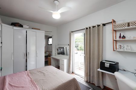 Casa à venda com 128m², 4 quartos e 2 vagasSuíte