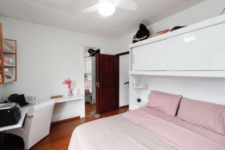 Casa à venda com 128m², 4 quartos e 2 vagasSuíte