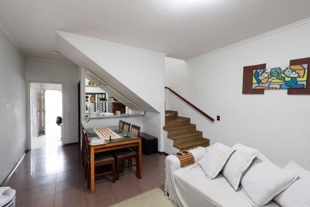 Casa à venda com 128m², 4 quartos e 2 vagasSala